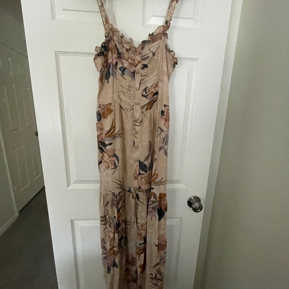 🤎 Floral Ruffle Strap Dress 🤎 - Picture 2 of 7